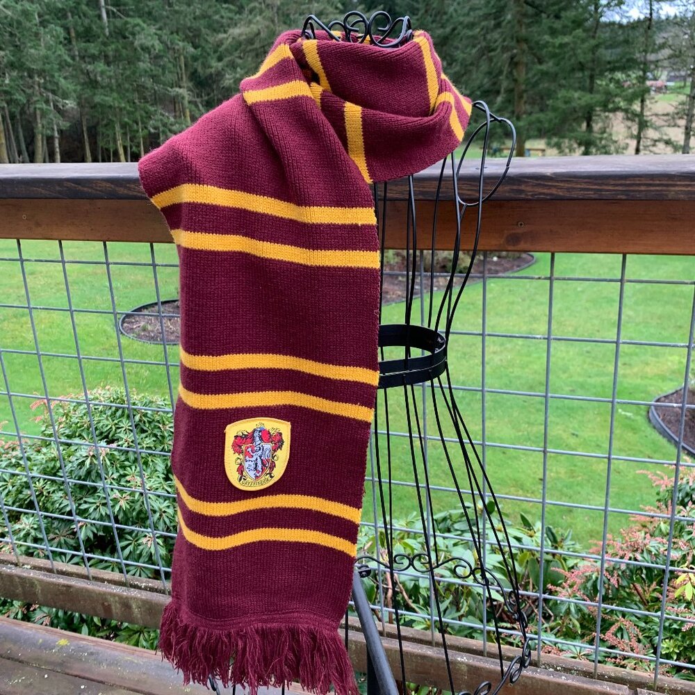 Harry Potter Gryffindor Scarf Burgandy and Gold with Fringe and Patch